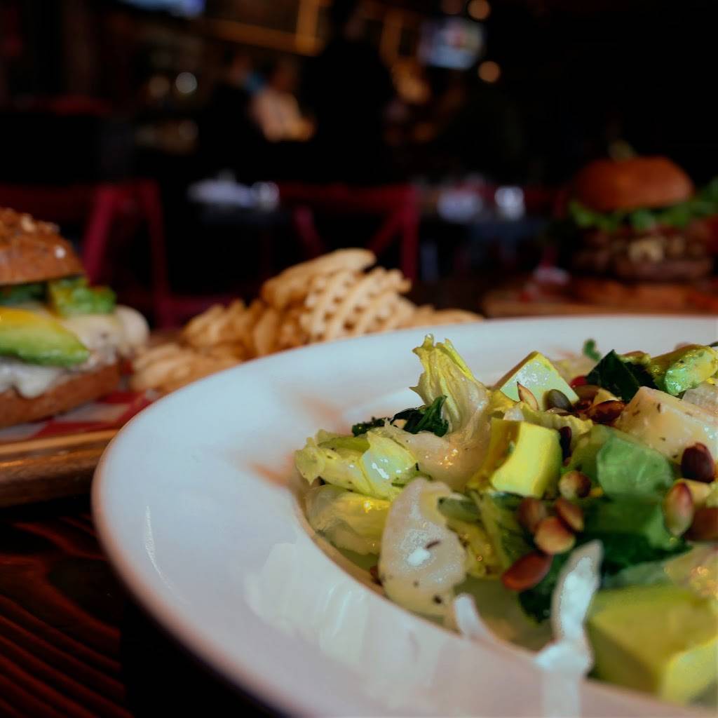 Union Burger Bar | restaurant | 40 Bowden Square, Southampton, NY 11968, USA | 6313773323 OR +1 631-377-3323