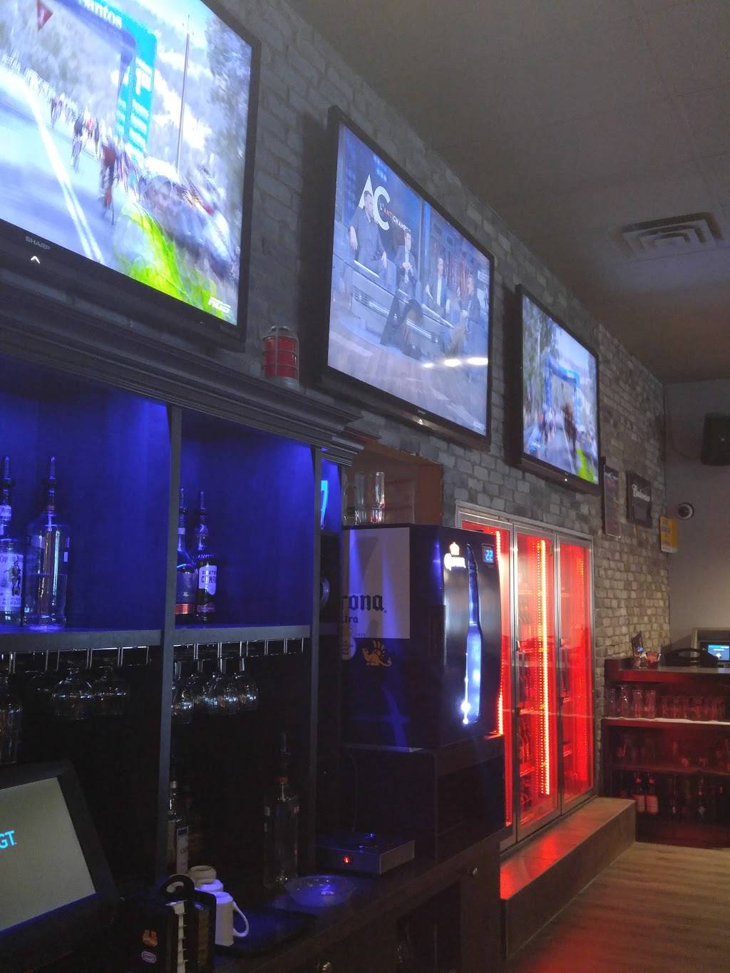 Pub Resto Broue | restaurant | 387 Boulevard Armand-Paris, Québec, QC G1C 7T2, Canada | 4186611202 OR +1 418-661-1202