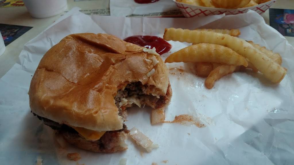 Dukes Grill | restaurant | 1114 Concord Ave, Monroe, NC 28110, USA | 7042834960 OR +1 704-283-4960