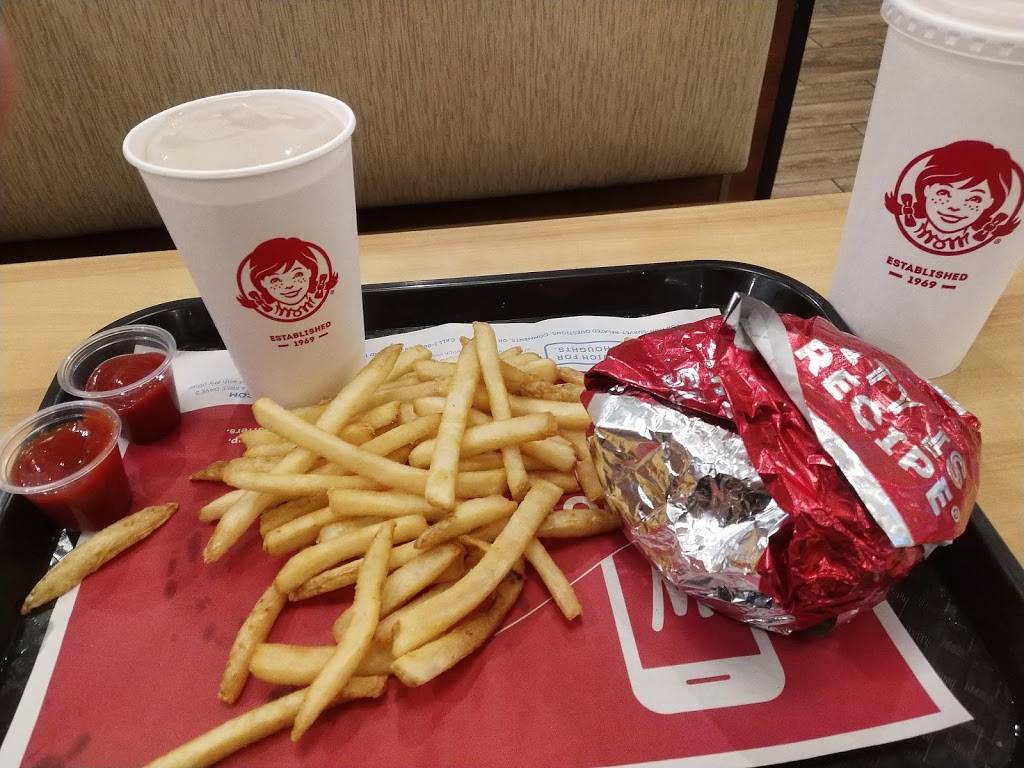 Wendys | restaurant | 37251 US-26, Sandy, OR 97055, USA | 5036687957 OR +1 503-668-7957