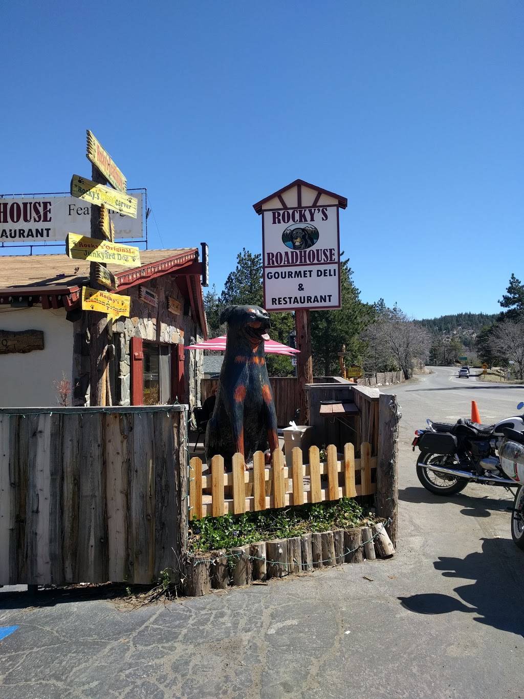 Rockys Roadhouse | restaurant | 32150 Hilltop Blvd, Running Springs, CA 92382, USA | 9099390501 OR +1 909-939-0501