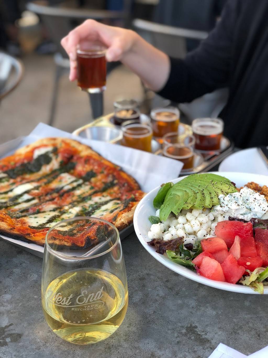 West End Tap and Kitchen | restaurant | 334 Ingalls St d, Santa Cruz, CA 95060, USA | 8314718115 OR +1 831-471-8115