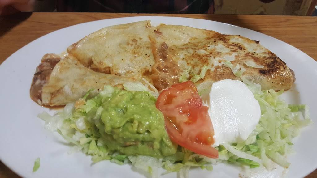 Los Tres Potrillos | restaurant | 406 E Main St, Louisa, VA 23093, USA | 5409673626 OR +1 540-967-3626