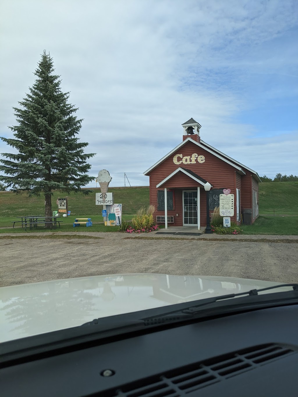 School House Cafe | meal takeaway | 14 Country House Ln, McGregor, MN 55760, USA | 2187682403 OR +1 218-768-2403