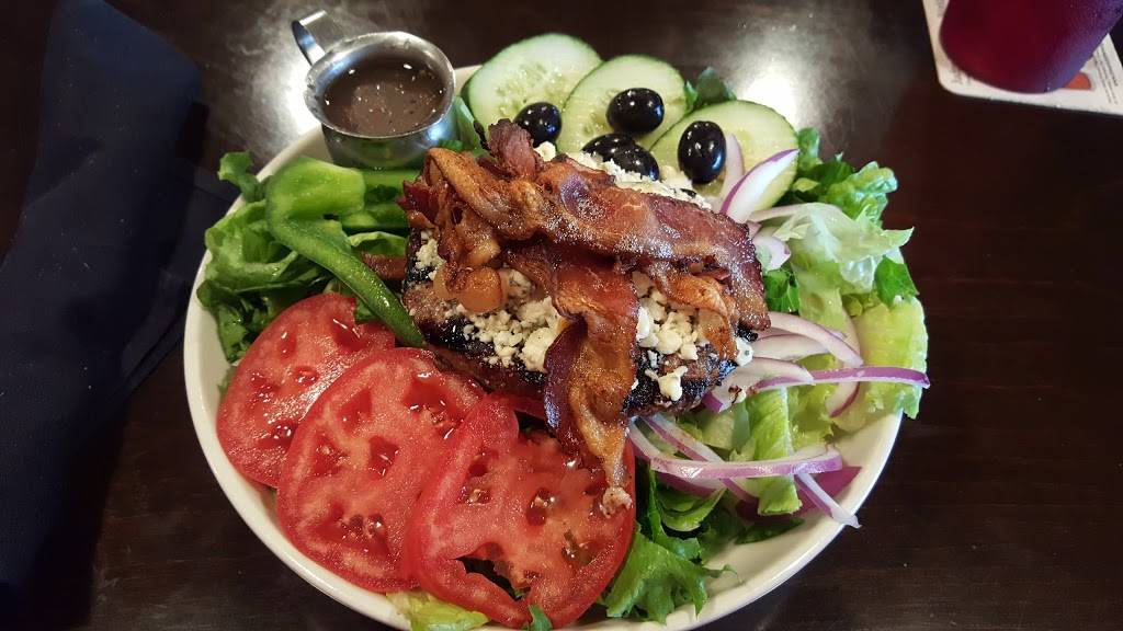 GINOs Restaurant & Bar | restaurant | 10006 Armenia Ave. North, Tampa, FL 33612, USA | 8139331089 OR +1 813-933-1089