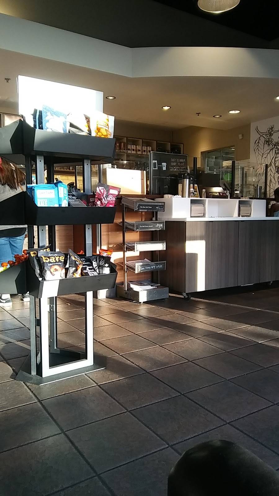 Starbucks | cafe | 605 E Palomar St #B, Chula Vista, CA 91911, USA | 6194825121 OR +1 619-482-5121
