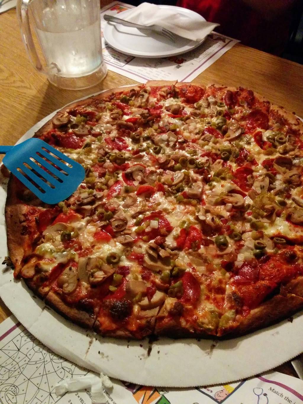 Maurizios Pizza East | restaurant | 2940 Wabash Ave, Terre Haute, IN 47803, USA | 8122320633 OR +1 812-232-0633