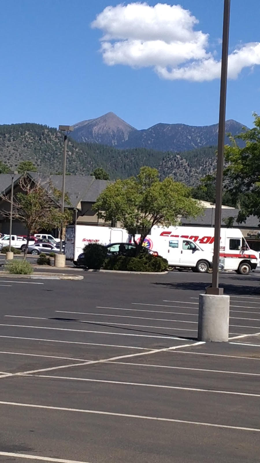 Little Caesars Pizza | restaurant | 1500 E Cedar Ave, Flagstaff, AZ 86004, USA | 9287792463 OR +1 928-779-2463