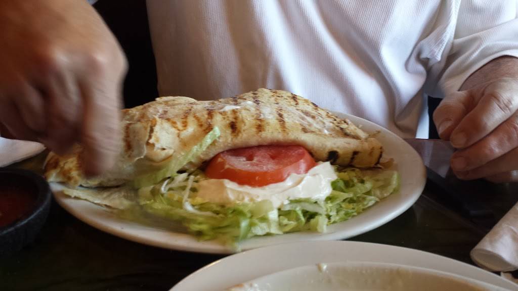 El Nopal | restaurant | 5444 New Cut Rd, Louisville, KY 40214, USA | 5023808447 OR +1 502-380-8447