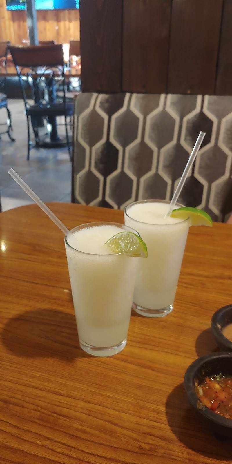 Rubens Mexican and Seafood Restauant | restaurant | 3807 Auburn St, Bakersfield, CA 93306, USA | 6618723851 OR +1 661-872-3851