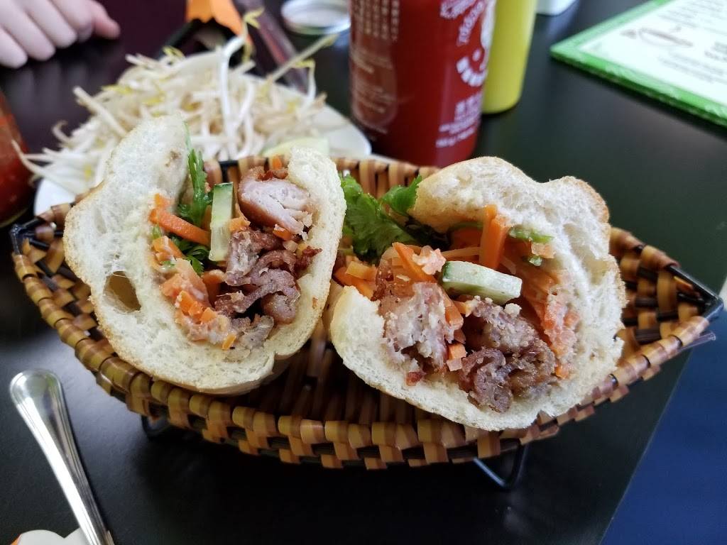 Chao Bistro | restaurant | 355 Elmira Rd N #138, Guelph, ON N1K 1S5, Canada | 5195742426 OR +1 519-574-2426