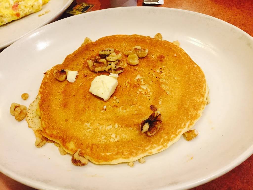 Sassafras Restaurant & Ice Cream | restaurant | 13 Huntington St, Shelton, CT 06484, USA | 2039293249 OR +1 203-929-3249