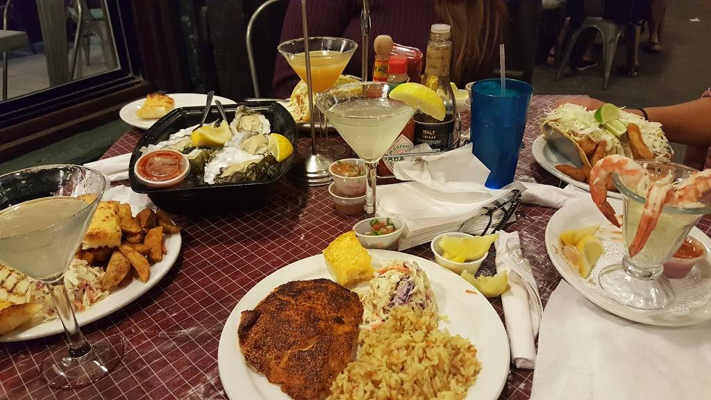 Shanghai Reds Bar & Grill | restaurant | 235 S Indian Canyon Dr, Palm Springs, CA 92262, USA | 7603229293 OR +1 760-322-9293