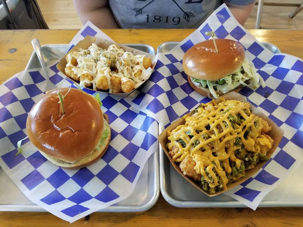 Tin Top Burgers & Beer | restaurant | 283 S Union Ave, New Braunfels, TX 78130, USA | 8305079138 OR +1 830-507-9138