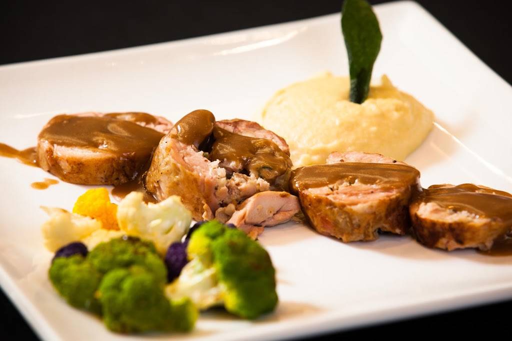 Venue Restaurant & Lounge | restaurant | 4111 Pioneer Woods Dr Ste 100, Lincoln, NE 68506, USA | 4024888368 OR +1 402-488-8368