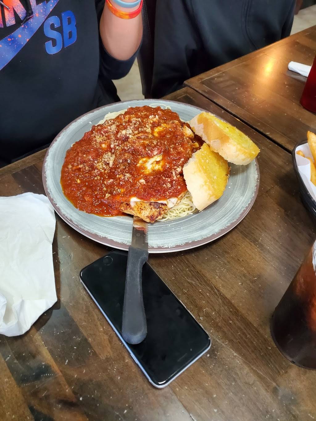 Parish Diner | restaurant | 2401 Paris Rd, Chalmette, LA 70043, USA | 5043011861 OR +1 504-301-1861