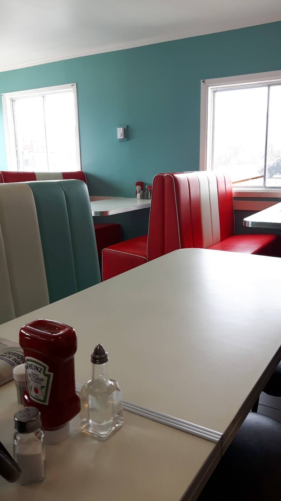 Le Spot A Ben | restaurant | 195 Route, QC-338, Les Coteaux, QC J7X 1C7, Canada | 4502671911 OR +1 450-267-1911