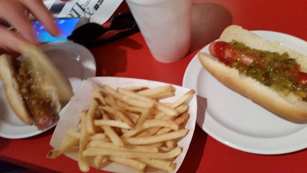 Louies Texas Red Hots | restaurant | 18 Webster St, North Tonawanda, NY 14120, USA | 7166924687 OR +1 716-692-4687