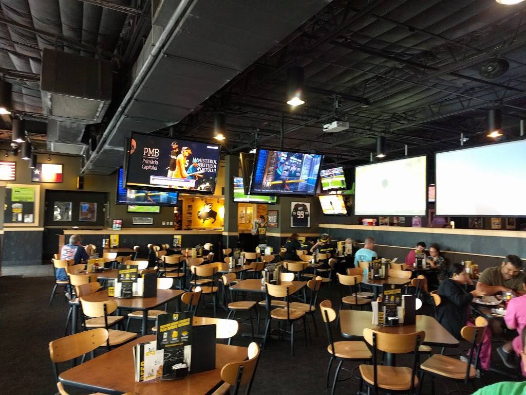 Buffalo Wild Wings | restaurant | 9435 Katy Fwy, Houston, TX 77024, USA | 2818338300 OR +1 281-833-8300