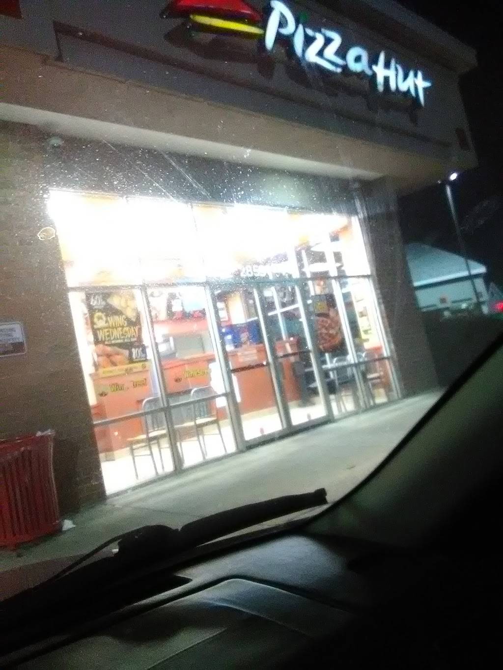 Pizza Hut | restaurant | 2859 Alabama Ave SE, Washington, DC 20020, USA | 2025811200 OR +1 202-581-1200