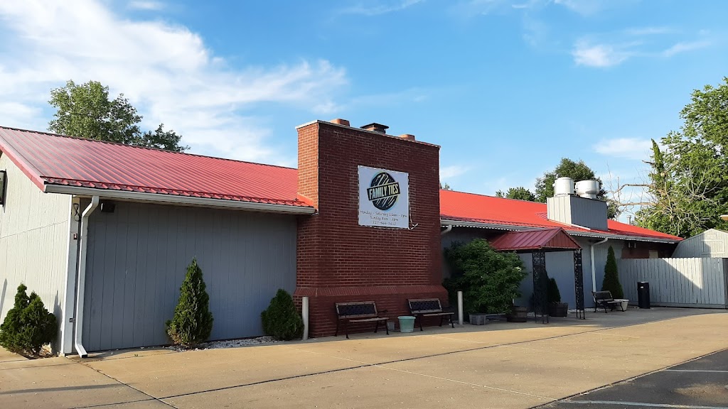 Family Ties | restaurant | 1218 N Main St, Paris, IL 61944, USA | 2174661610 OR +1 217-466-1610