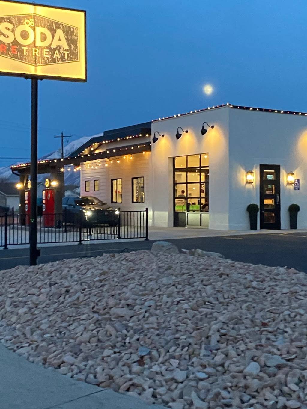Soda Retreat | restaurant | 195 W, UT-198, Salem, UT 84653, USA | 8015046369 OR +1 801-504-6369