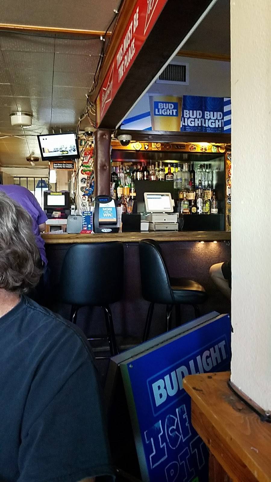 Rubens Bar & Grill | restaurant | 255 E Ave M, Lancaster, CA 93535, USA | 6614719356 OR +1 661-471-9356