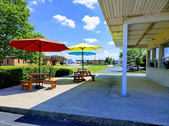 The Frozen Boulder | meal takeaway | 3501 N Briarwood Ln, Muncie, IN 47304, USA | 7658088912 OR +1 765-808-8912