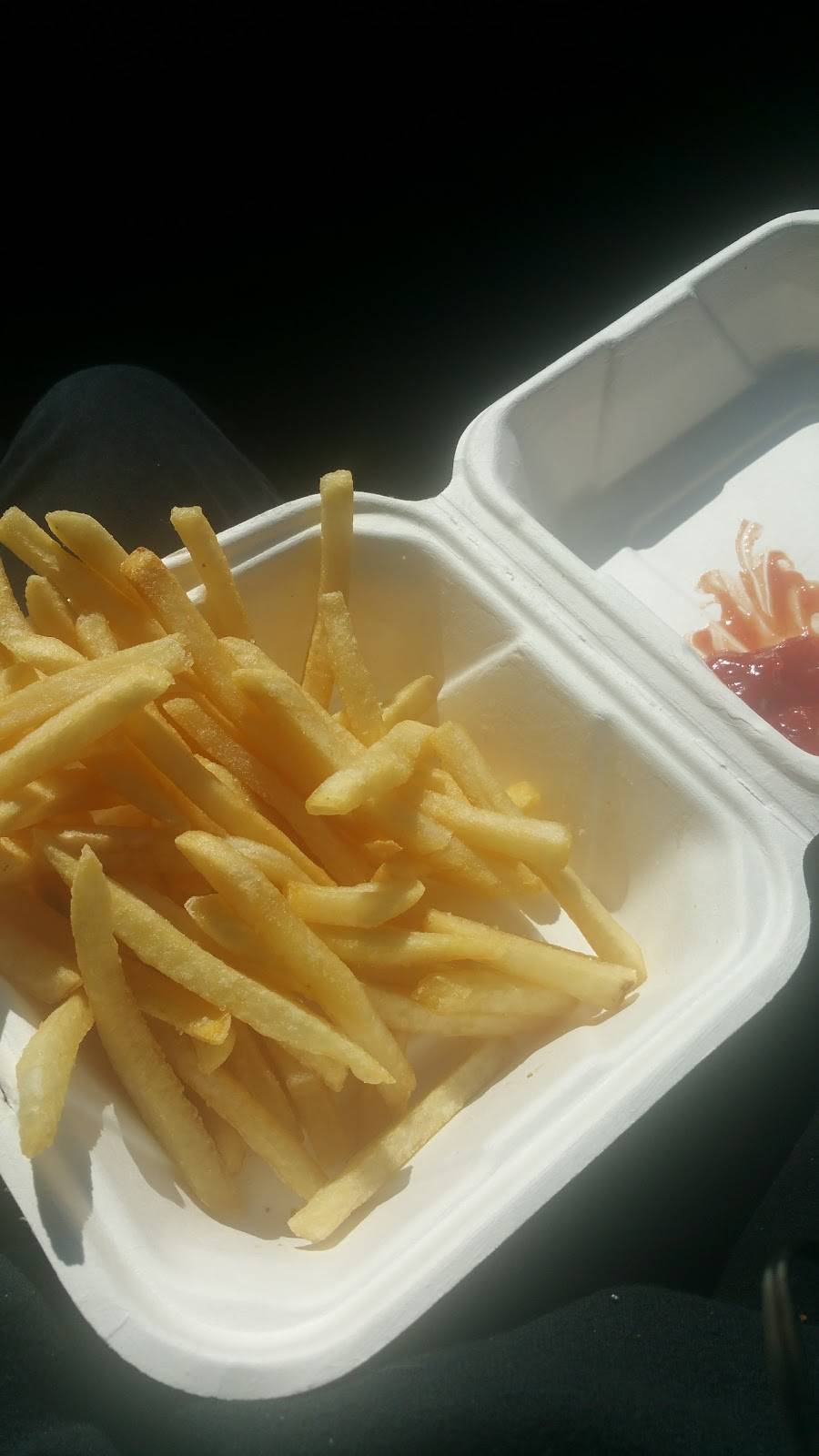 Cecils Famous Burgers | meal takeaway | 547 Tennyson Rd, Hayward, CA 94544, USA | 5107822655 OR +1 510-782-2655