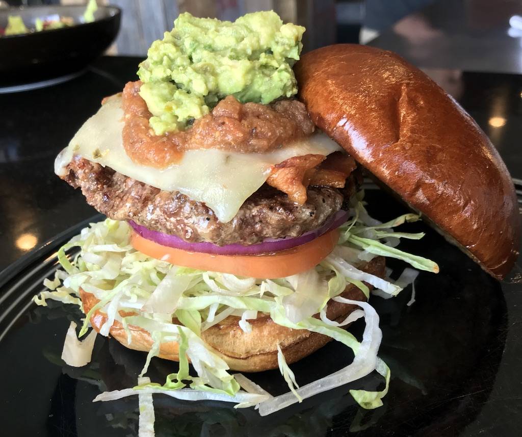 Giffords Kitchen and Social | restaurant | 2300 Bushwood Dr, Elgin, IL 60124, USA | 8476493900 OR +1 847-649-3900