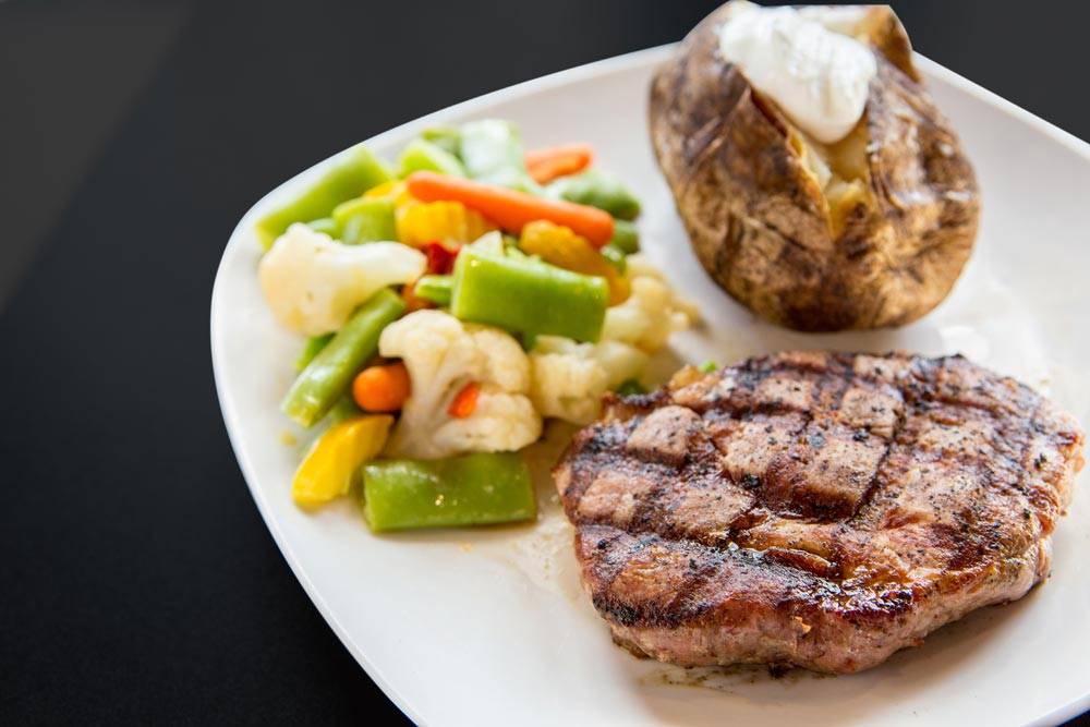 Legends Sports Bar & Grill | restaurant | 8735 Day Dr, Parma, OH 44129, USA | 4404813421 OR +1 440-481-3421