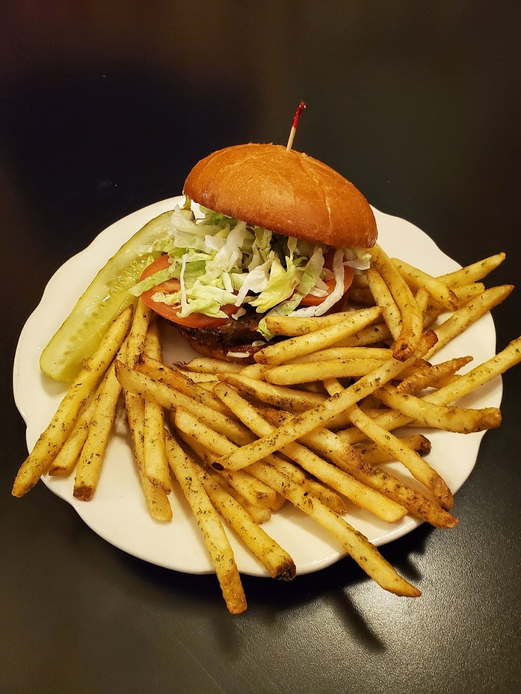 The Pheasant Blue Collar Bar & Grill | restaurant | 149 E Main St, Hermiston, OR 97838, USA | 5415673022 OR +1 541-567-3022