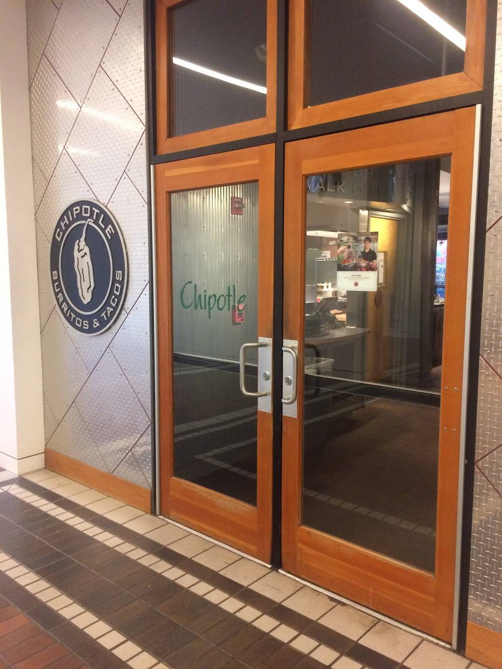 Chipotle Mexican Grill | restaurant | 2231 Crystal Dr Lbby 100, Arlington, VA 22202, USA | 7039208779 OR +1 703-920-8779