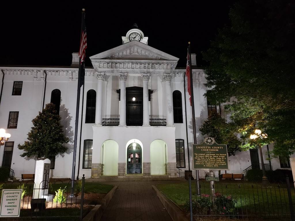 Oxford Grillehouse | restaurant | 114 Courthouse Square suite a, Oxford, MS 38655, USA | 6627018285 OR +1 662-701-8285