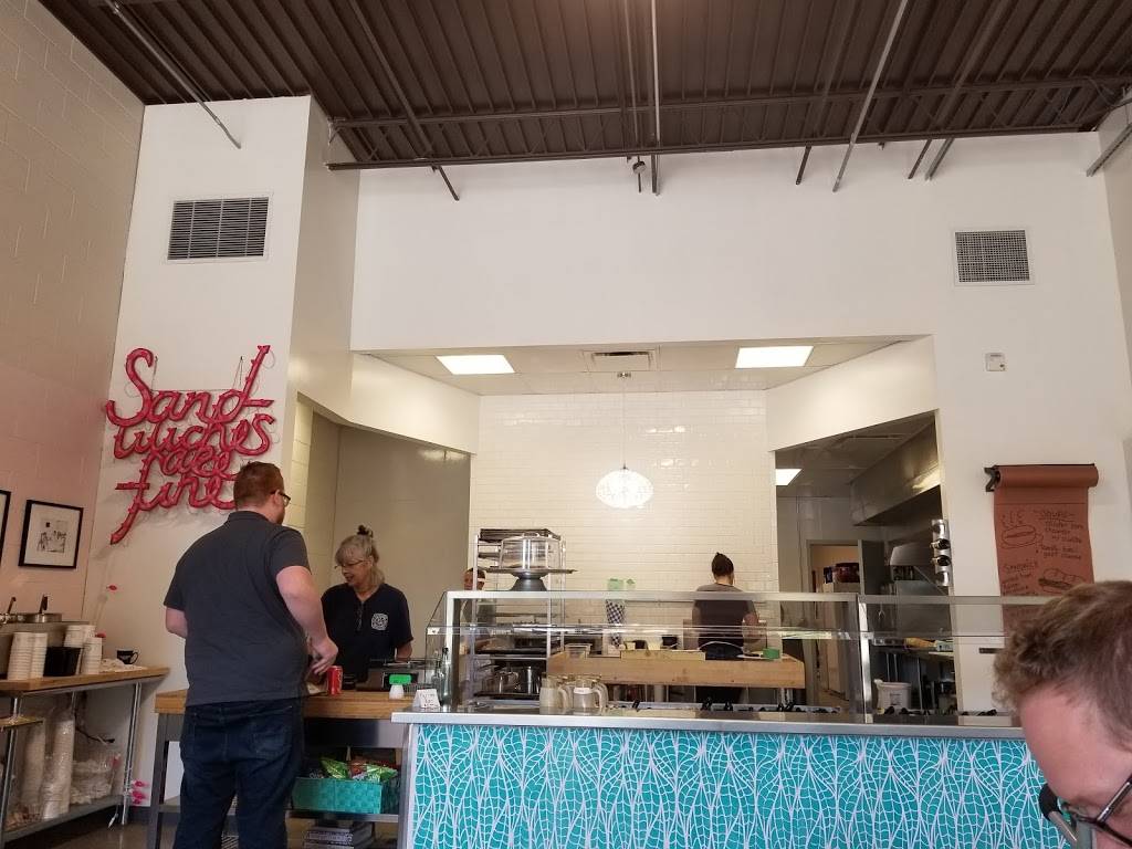 Lindis Eatery | restaurant | 256 W Main St, Fort Wayne, IN 46802, USA | 2604224343 OR +1 260-422-4343