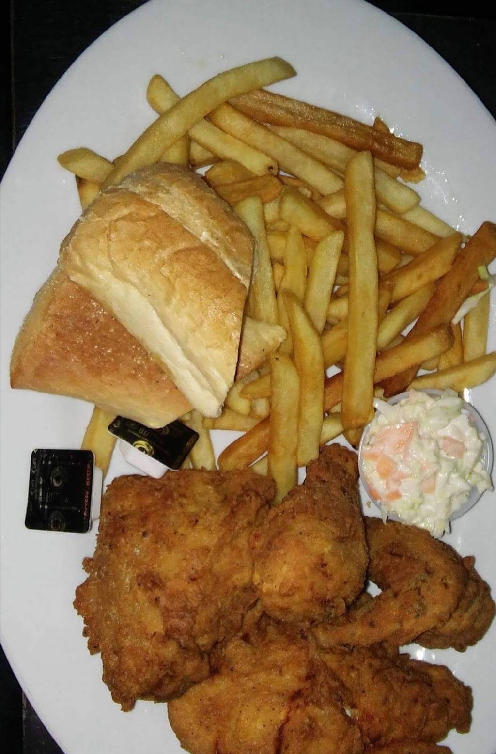 Small World Inn Inc | restaurant | 3325 E 106th St, Chicago, IL 60617, USA | 7739338663 OR +1 773-933-8663