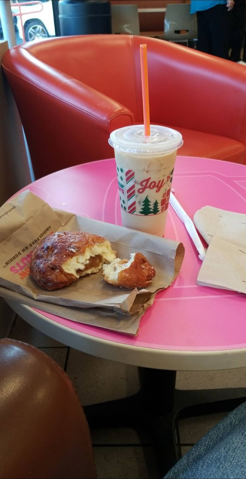 Dunkin | bakery | 18099 S Dixie Hwy, Miami, FL 33157, USA | 3052538241 OR +1 305-253-8241