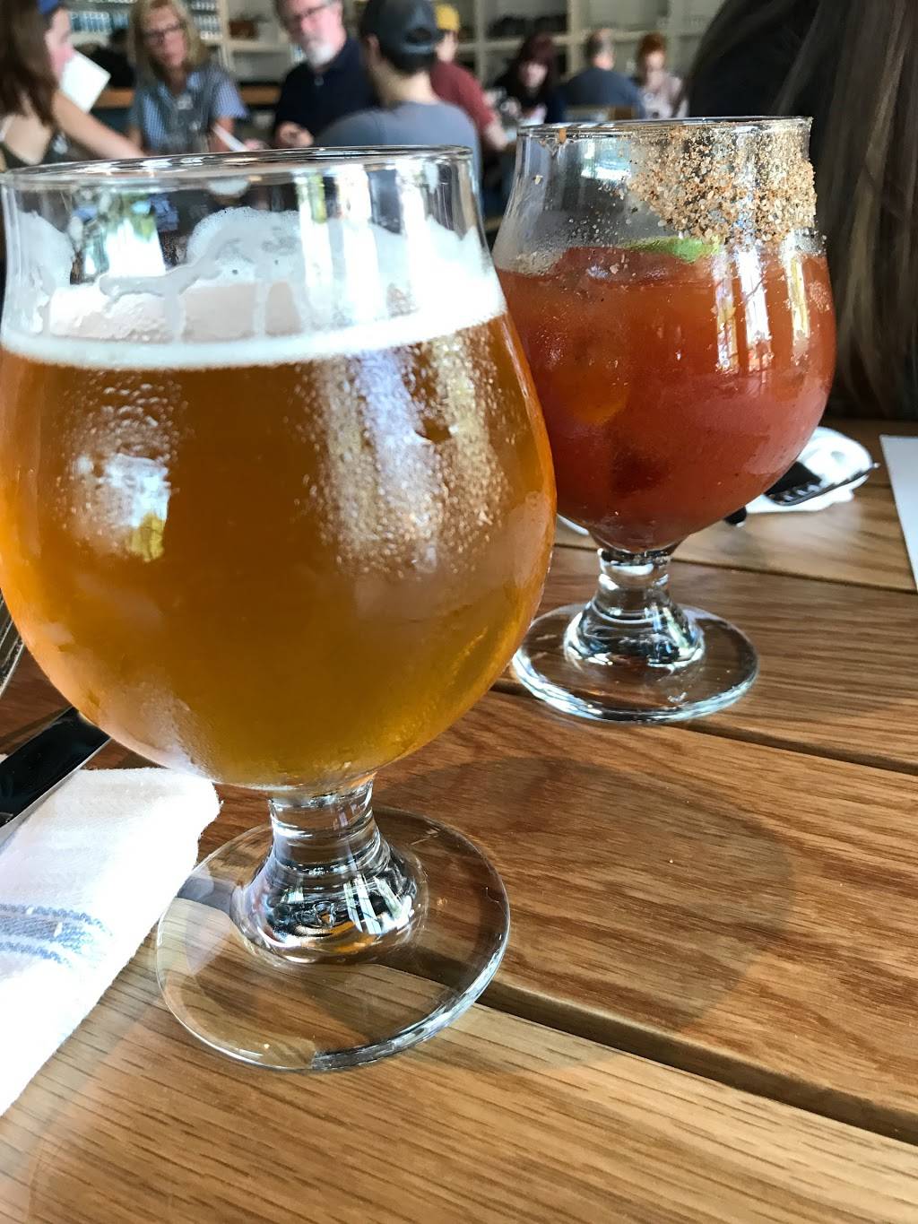 Axle Brewing Co. Livernois Tap | restaurant | 567 Livernois, Ferndale, MI 48220, USA | 2482842422 OR +1 248-284-2422