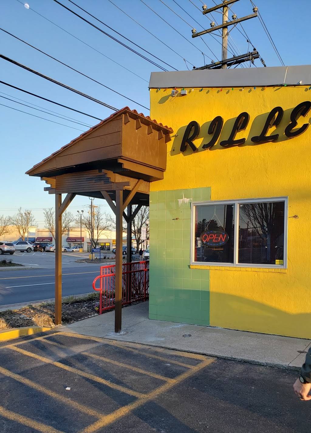 Mari Luna Mexican Grill | restaurant | 102 Reisterstown Rd, Pikesville, MD 21208, USA | 4104869910 OR +1 410-486-9910
