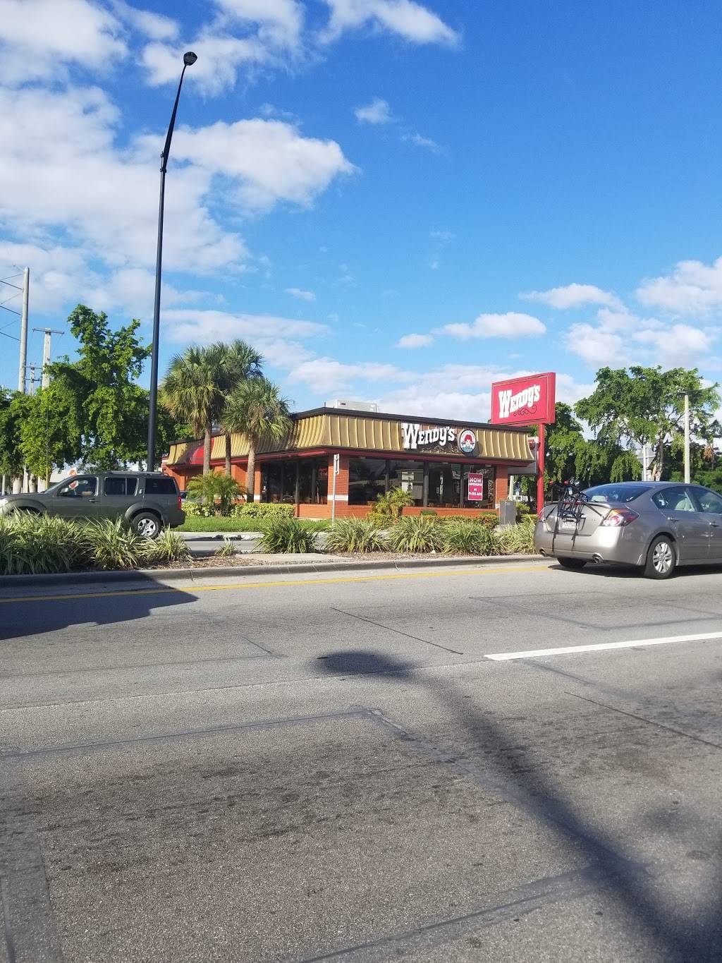 Wendys | restaurant | 1049 W Oakland Park Blvd, Fort Lauderdale, FL 33311, USA | 9545630057 OR +1 954-563-0057