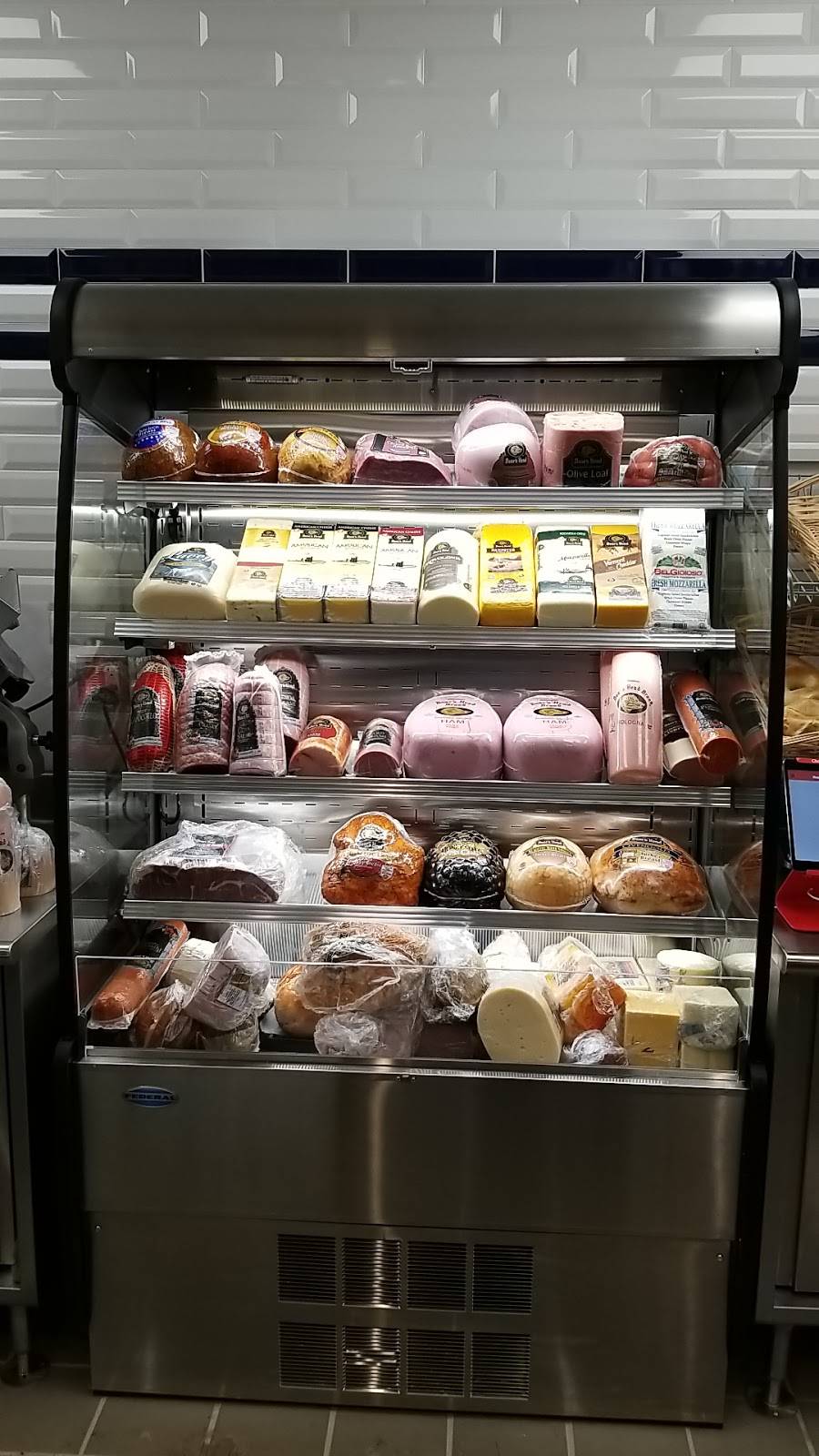 Emmas Deli | restaurant | 155 Bay Shore Rd, Deer Park, NY 11729, USA | 6315860200 OR +1 631-586-0200