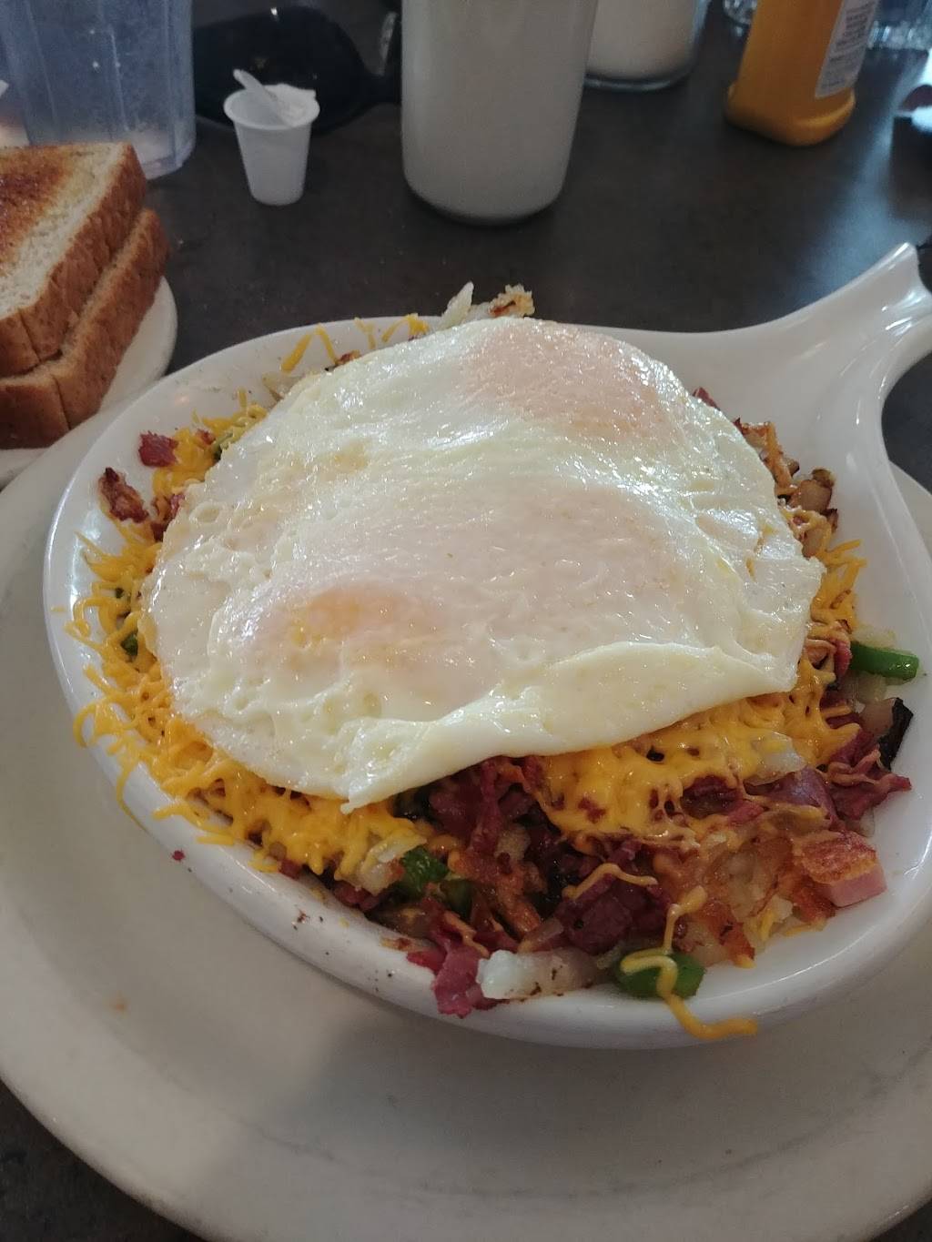 Hi-Way Restaurant Inc | restaurant | 210 W Norris Dr, Ottawa, IL 61350, USA | 8154319431 OR +1 815-431-9431