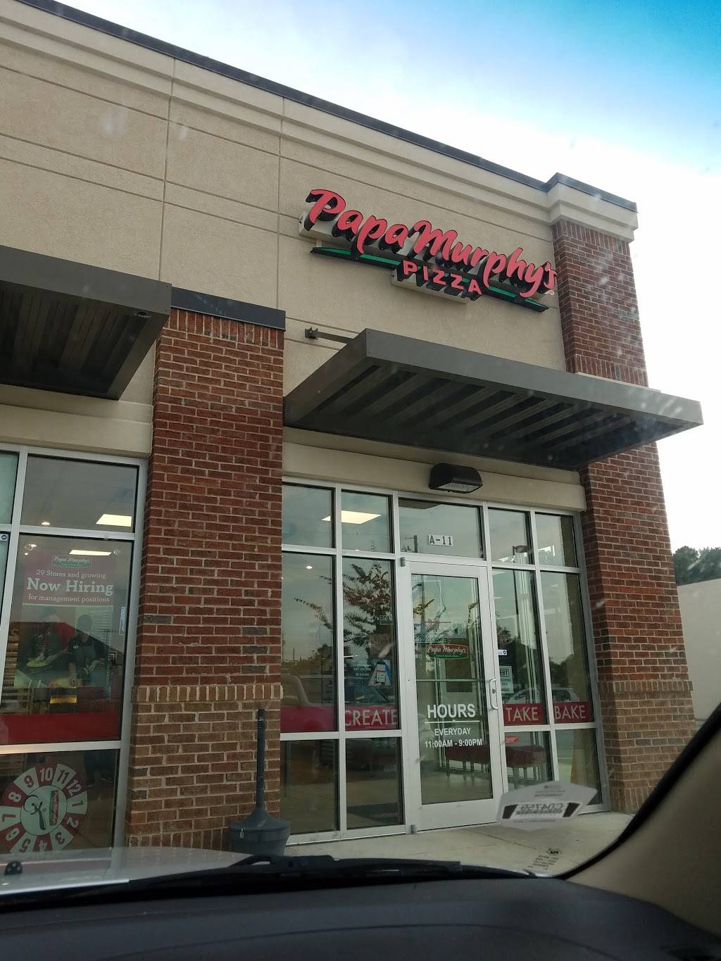 Papa Murphys Take N Bake Pizza | meal takeaway | 124 W Grand Ave #111, Rainbow City, AL 35906, USA | 2564427776 OR +1 256-442-7776