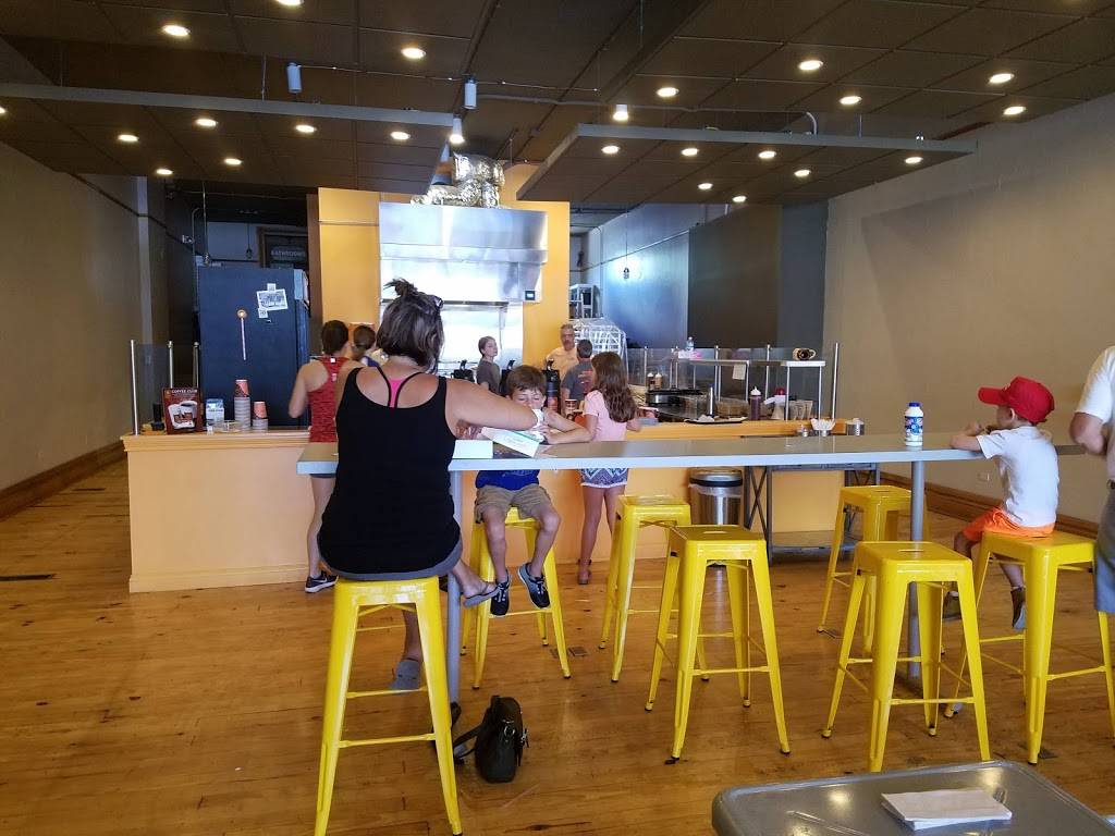 Quack Daddy Donuts | restaurant | 106 W State St, Pendleton, IN 46064, USA | 7652219174 OR +1 765-221-9174