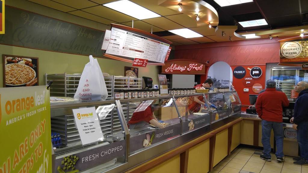 Papa Murphys Take N Bake Pizza | meal takeaway | 1407 West, US-50 Suite 101, OFallon, IL 62269, USA | 6186327272 OR +1 618-632-7272