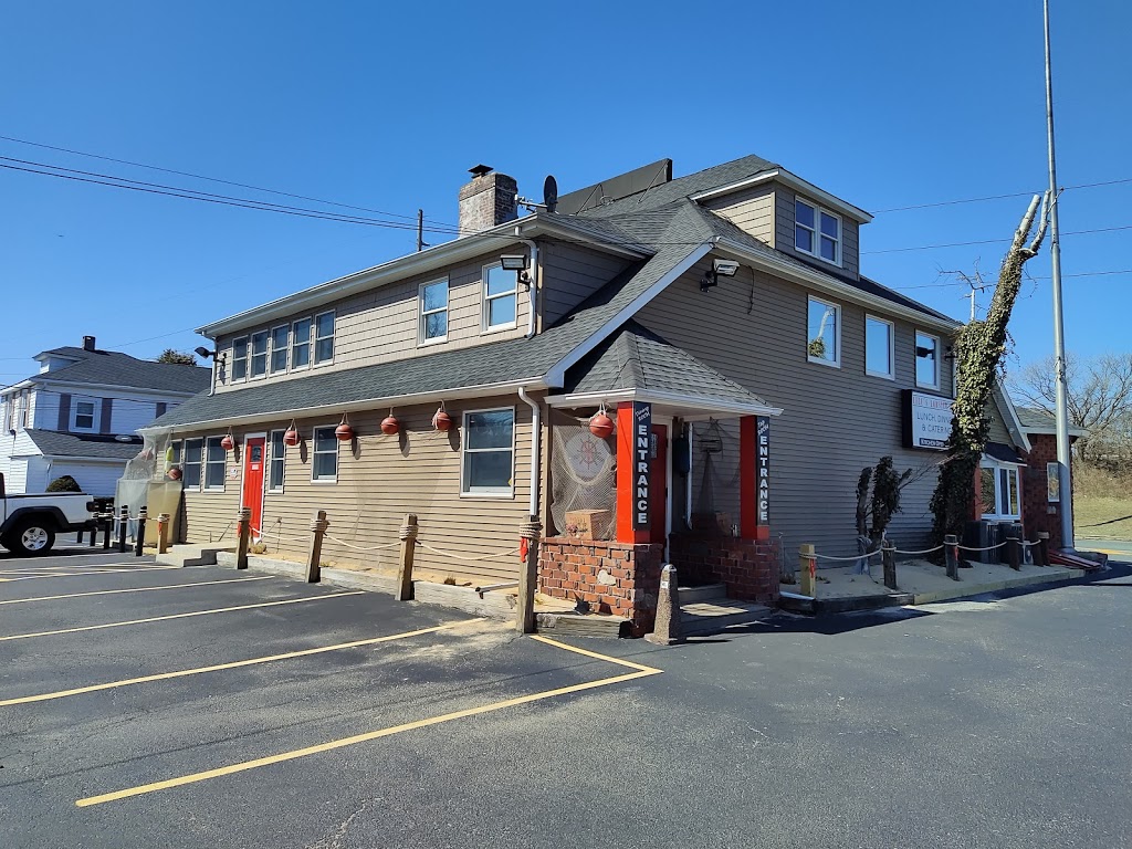 Lulus Lobster Inne | restaurant | 91 Howells Rd, Brightwaters, NY 11718, USA | 6316473991 OR +1 631-647-3991