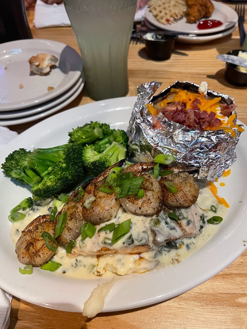 Logans Roadhouse | restaurant | 5300 San Dario Ave, Laredo, TX 78041, USA | 9567288513 OR +1 956-728-8513