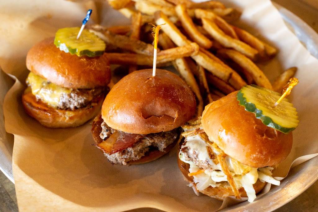 Finleys Round Rock | restaurant | 410 W Main St, Round Rock, TX 78664, USA | 7372024413 OR +1 737-202-4413