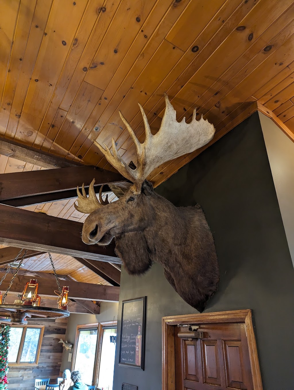 Cascade Restaurant & Pub | restaurant | 3719 MN-61, Lutsen, MN 55612, USA | 2183872911 OR +1 218-387-2911