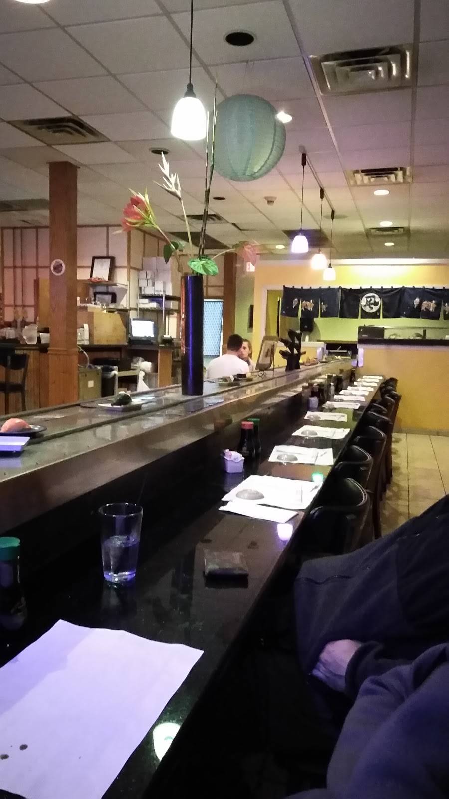 Yue Sun Restaurant | restaurant | 357 Georgetown Square, Wood Dale, IL 60191, USA | 6305952288 OR +1 630-595-2288